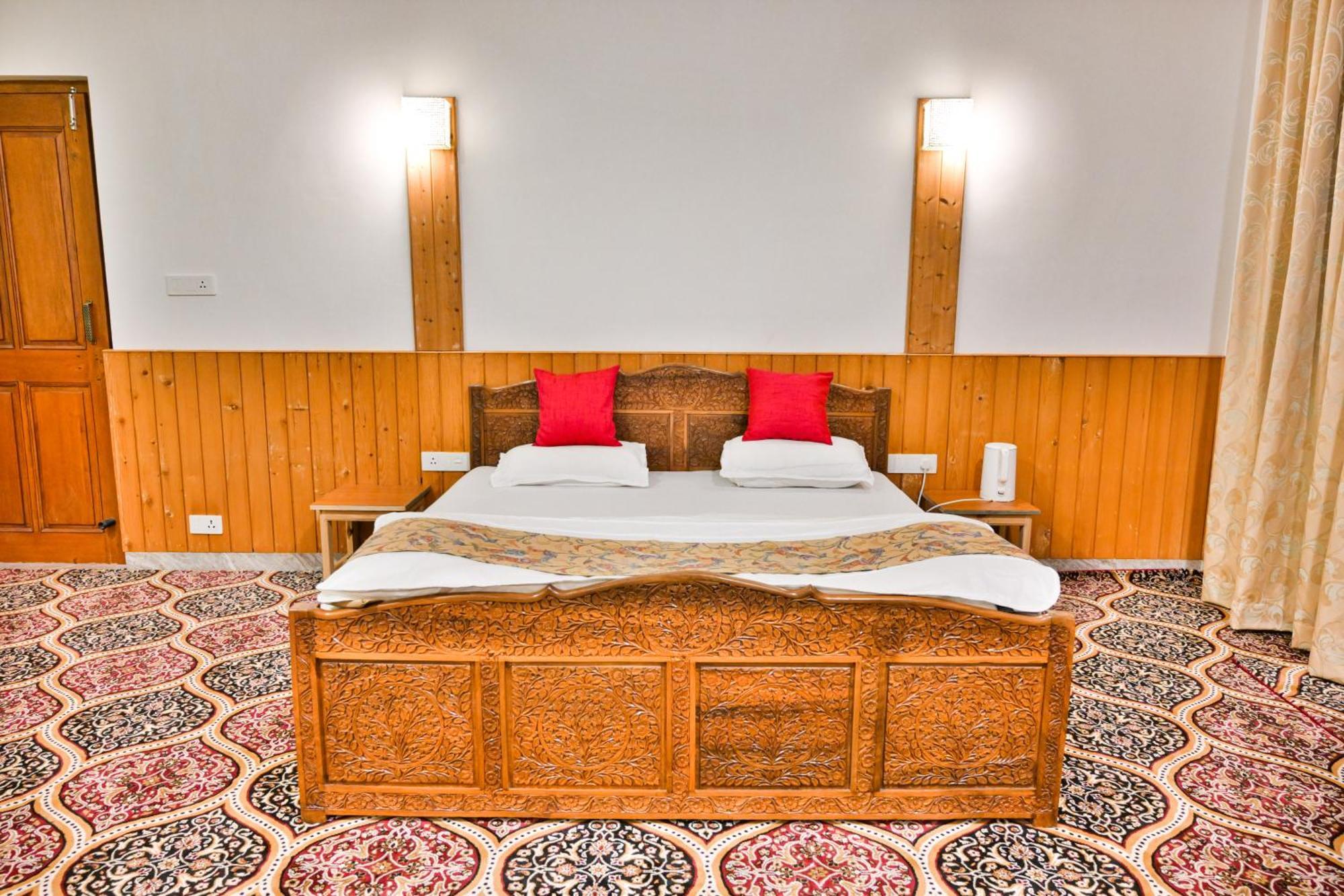 The Country Hills Villa Srīnagar Extérieur photo