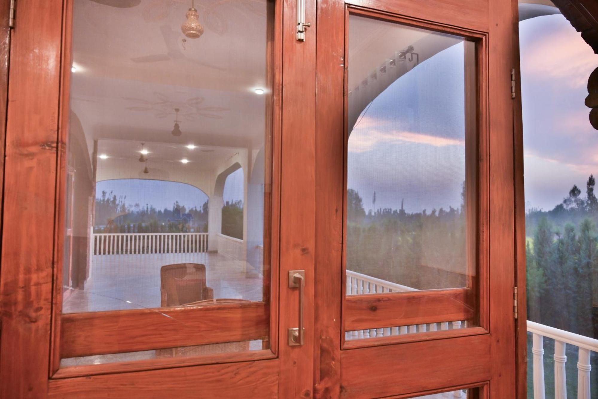The Country Hills Villa Srīnagar Extérieur photo