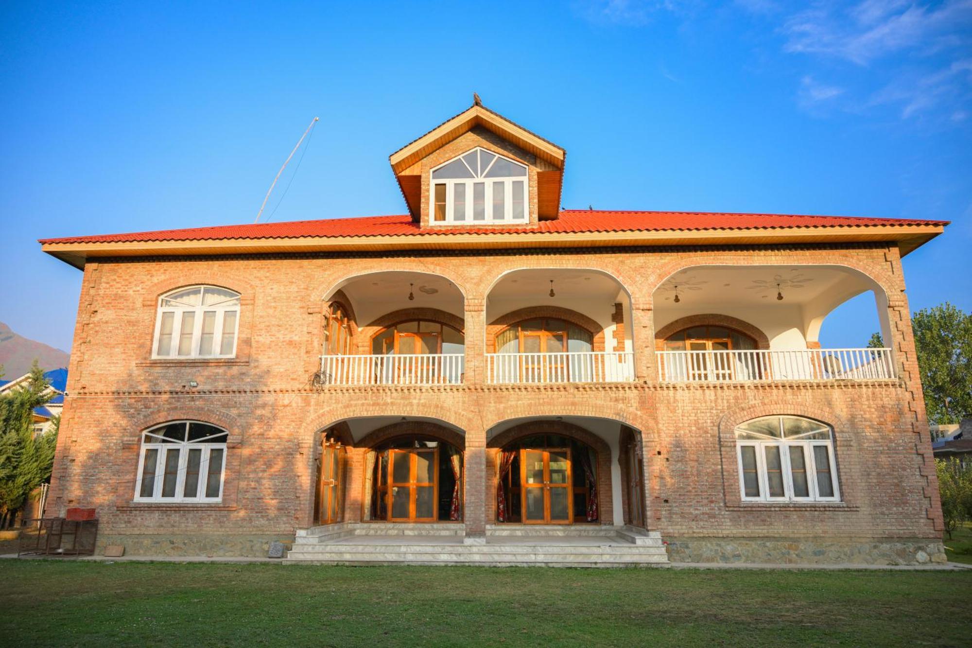 The Country Hills Villa Srīnagar Extérieur photo